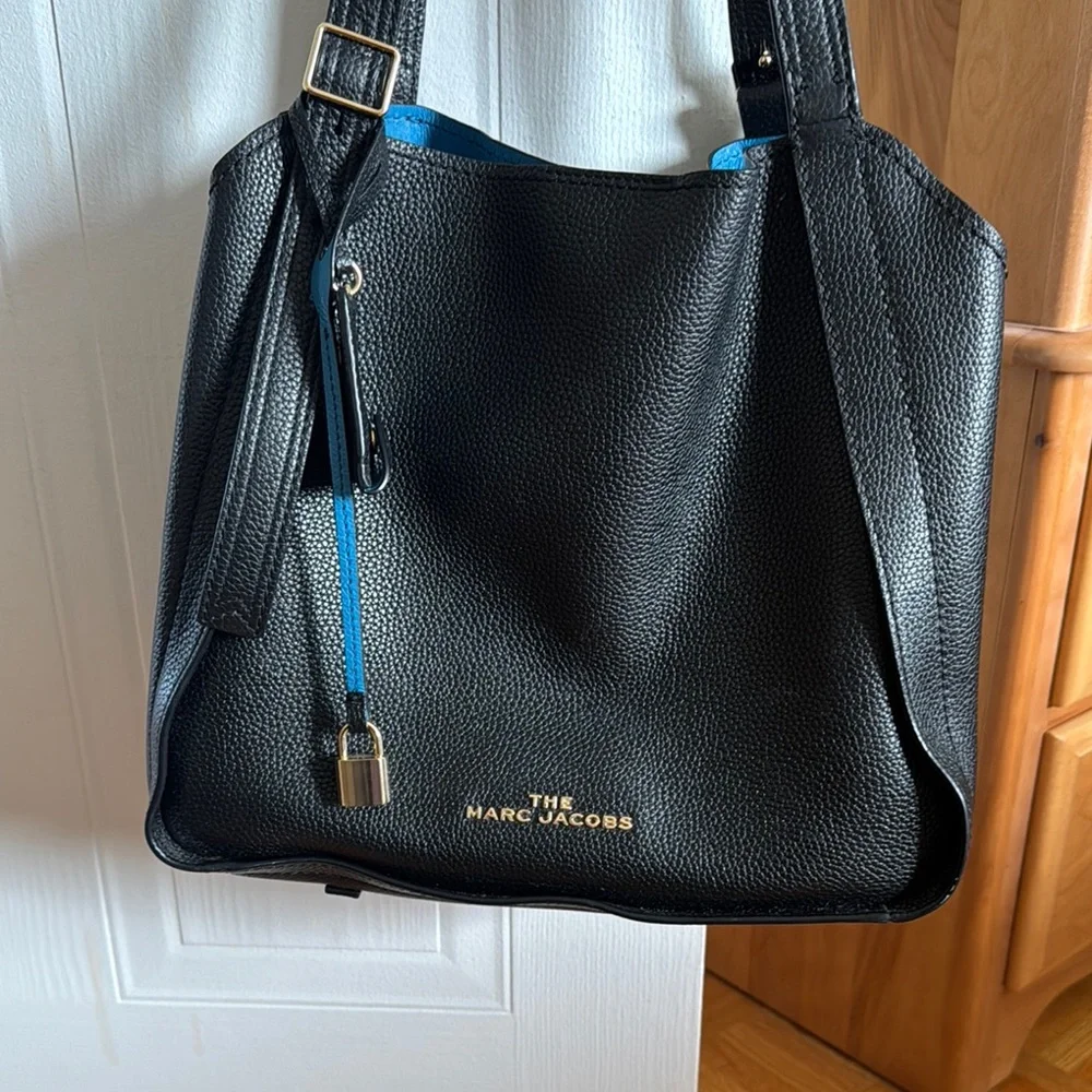 Marc Jacobs Black Leather Tote with Textured Finish - Picture 2 of 10